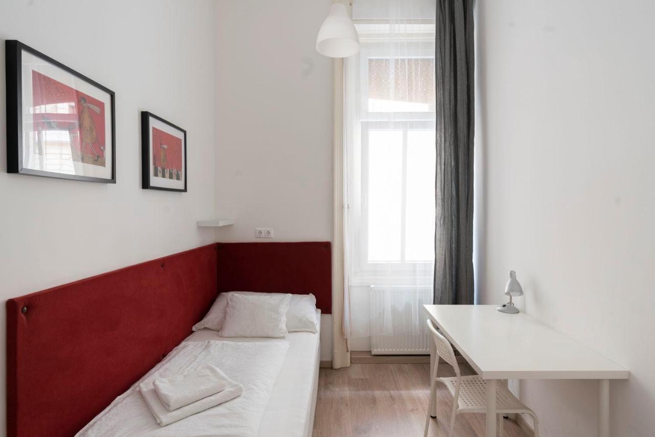 Vajda 15 Hostel ブダペスト エクステリア 写真