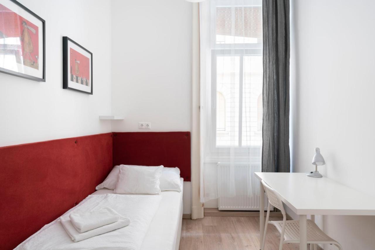 Vajda 15 Hostel ブダペスト エクステリア 写真